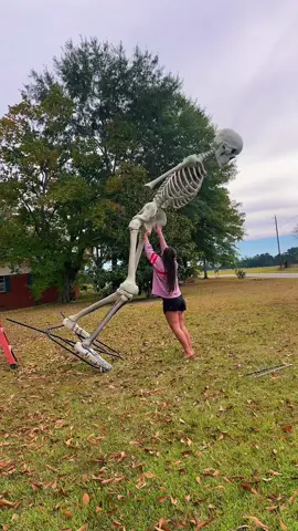 Goodbye pumpkins, hello Christmas lights! Come take down Halloween decor with me.✨❤️ #dayinmylife #momlife #reallife #reality #dayinthelife 