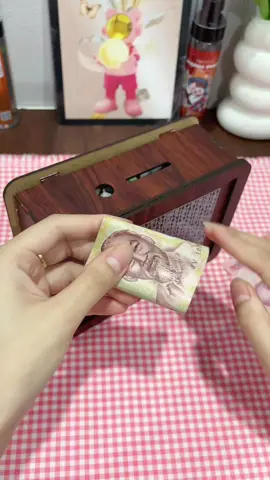 Tiết kiệm đơn giản ko áp lực nhờ chiếc hộp gỗ nhỏ xinh này #hopgotietkiem #hopgotietkiemtien #tietkiem #tietkiemtienmoingay #thanhhoai22003 #xuhuong #fyp 