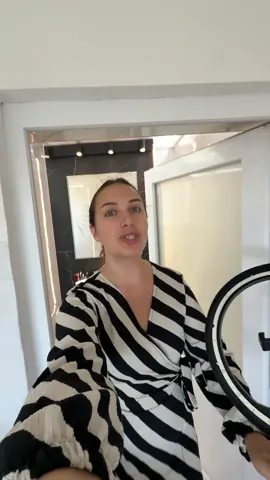 Baia părea curată… până am început deep clean-ul 😅 Acum strălucește! ✨ Cine mai iubește senzația asta? 🙋‍♀️ #baie #curatenie #dozademotivatie #bathroommakeover 