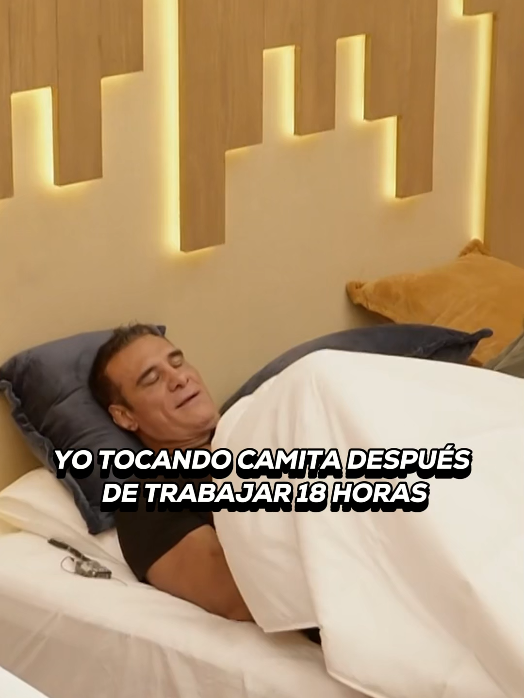 Ya me hacía falta mi camita. 😴 Lunes a viernes 9:00 p.m. por #AztecaUNO. Domingo La Gala 8:00 p.m. por Azteca UNO. 🌾 #LaGranjaVIP transmisión 24/7 en #DisneyPlus experiencia completa.