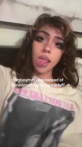 how i look at wingstop or idk #femboy #femboytiktok  #femboymemes #femboyz 