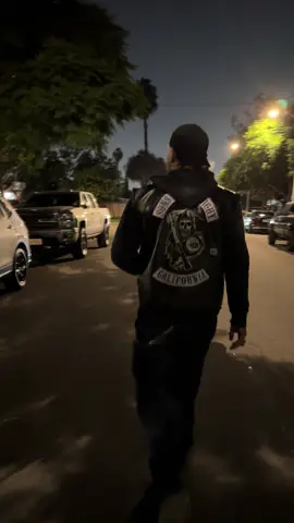 we have Jax Teller at home.. (I don’t think he’s gonna let me return the vest yall)  #jaxteller #thirsttrap #sonsofanarchy #happyhalloween #lol 