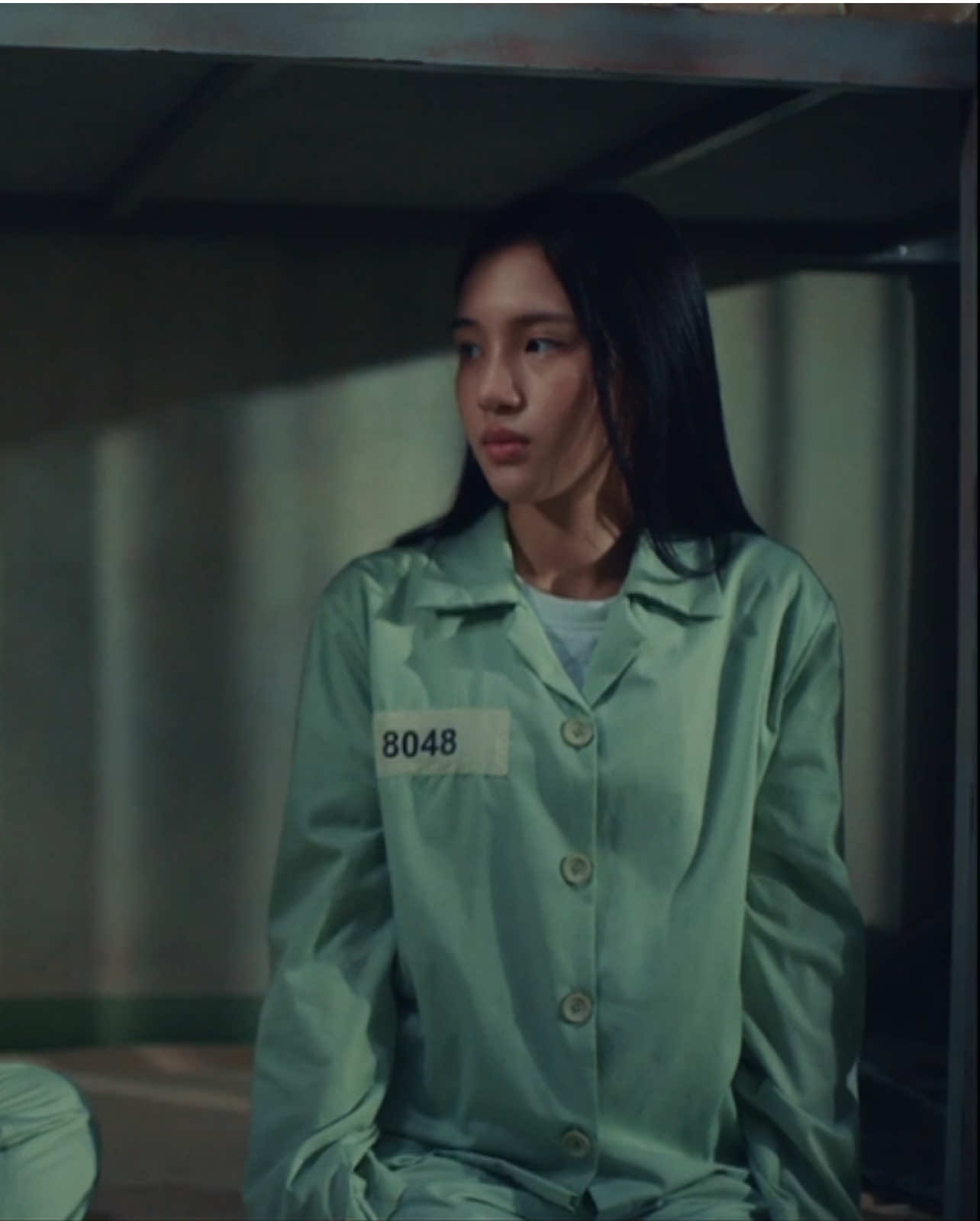   ในนี้ มีทุกอย่างเหมือนข้างนอกแหละ อยู่ในนี้ไม่นานหรอก  CLAIREBELL EP1 #ClaireBellEP1 “CLAIREBELL คลั่ง/รัก/นักโทษ”  ทุกวันเสาร์ เวลา 21:30 น. ทางช่อง one31  รับชมย้อนหลังได้ทาง YouTube: Mine Media Production  และดูเวอร์ชัน Uncut ที่เดียวทางแอป oneD #ClaireBell #ClaireBellคลั่งรักนักโทษ #Minemediaproduction