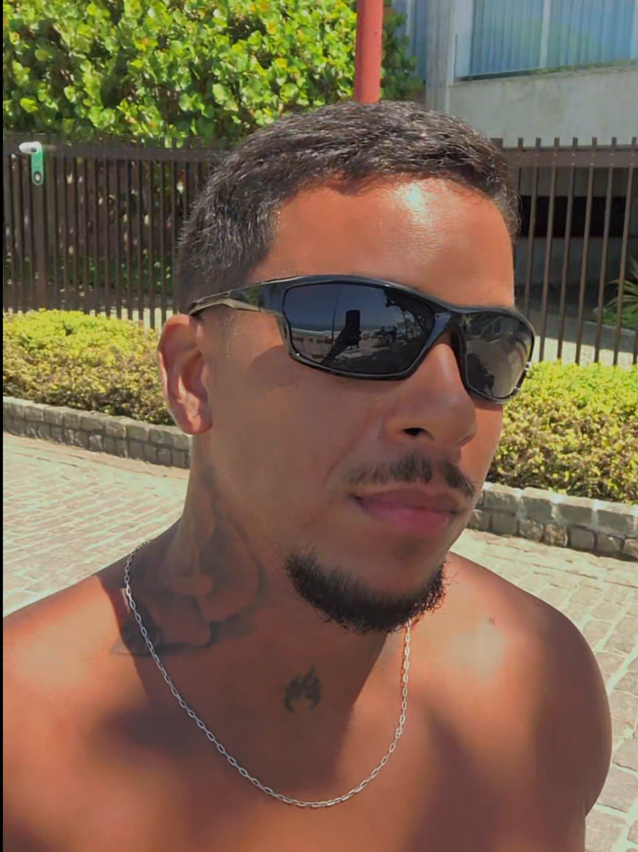 Oculos esportivo masculino estilo tático preto, com protecao uv400 . . . . . . #oculos #oculosdesol #oculosmasculino #acessoriosmasculinos #verao 