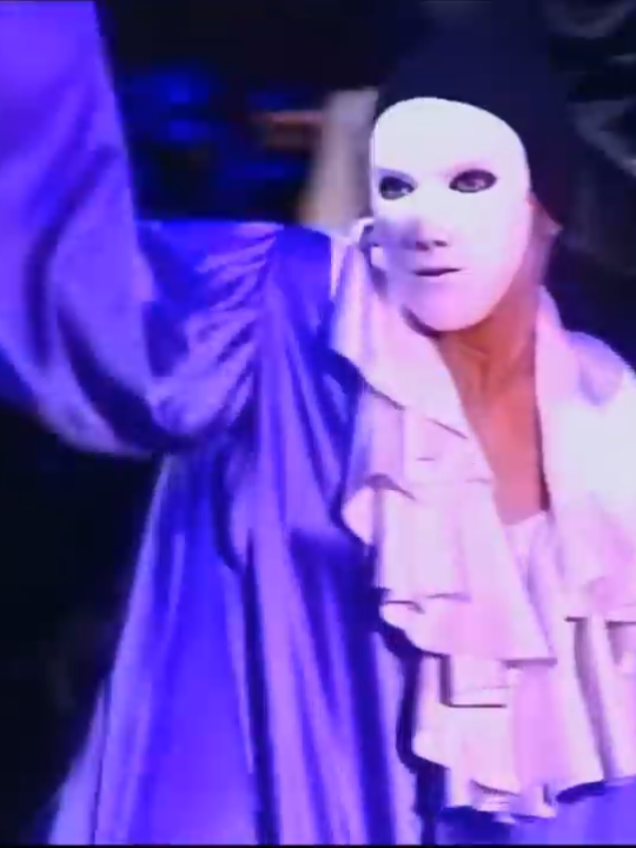 Rain | The Girlie Show Tour #1993 #madonna #rain #girlieshowtour 