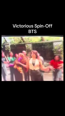 We can’t wait for you guys to see all these iconic victorious dance battles!! 💙 #victorious #torivega #trinavega #catvalentine #victoriajustice 