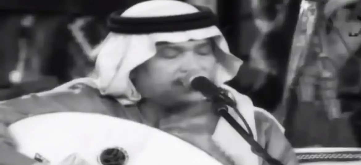 جابني يمك حنيني مانساك قام ينشد عن شوق بي يصيح  من عذاب البرد حيت ابغى دفاك  واثرك بصادق حنينك لي شحيح