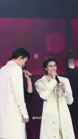 ฮ่องเต้เสียอาการเพราะถูกถามเรื่องความสัมพันธ์ 😂 555 PONDPHUWIN JOURNEY CONTINUES #PondPhuwinFanconD2 #ppnaravit #phuwintang #pondphuwin #ปอนด์ภูวินทร์ 