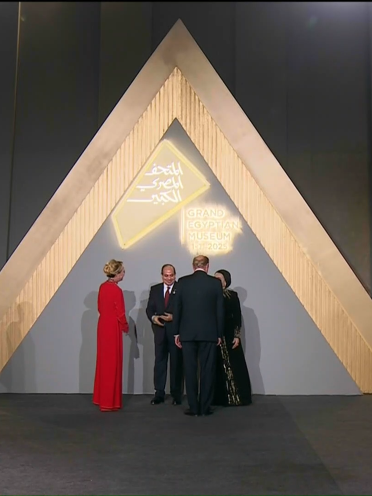 الرئيس #السيسي يستقبل ملوك ورؤساء العالم لحضور حفل افتتاح #المتحف_المصري_الكبير🇪🇬 #ON