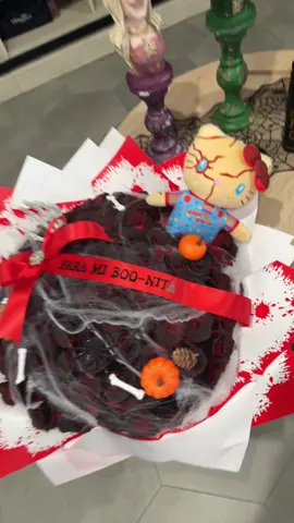 Love that he couldn’t choose which plush doll to get me so he brought home both 🥹👻🎃 Love my Halloween bouquet🧡🖤🧡🖤 Thanks honey🩷💋 #hisbonita #halloweenbouquet #boonita #myboo 