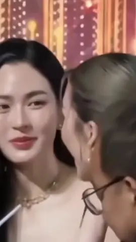 The way Ling looks at Orm is very intense part 3🍮🌶️🥰#ormkornnaphat#linglingkwong#lingorm#ormling 