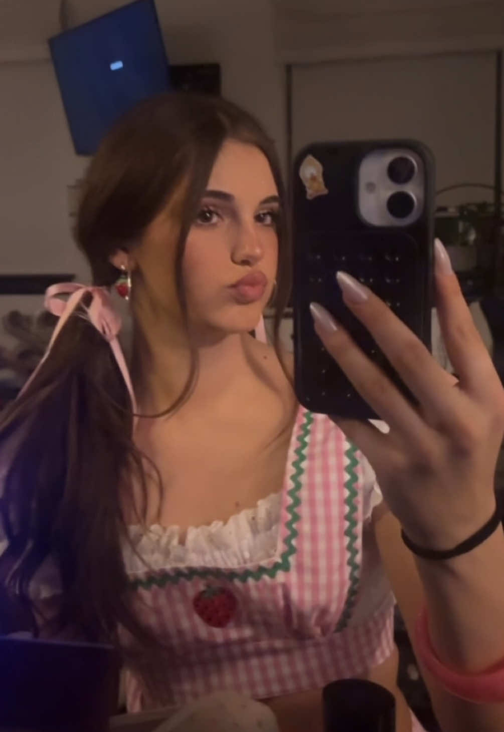 i’m actually strawberry shortcake, this is the real me it has nothing to with halloween #trueform #suprise #thisisme 