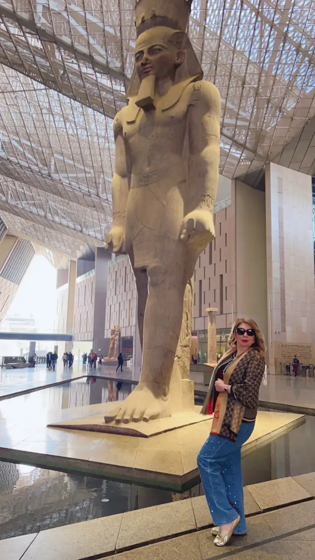 ⁨	مبارك لمصر الحبيبة افتتاح المتحف الذي يحتضن أروع الكنوز الأثرية، فكل فرحة لبلدٍ عربي هي فرحة لنا جميعًا. وبهذه المناسبة، أود أن أذكّر المسؤولين في العراق بأن حضارتنا تمتدّ لأكثر من عشرة آلاف عام، ومن الجميل أن نرى اهتمامًا أكبر بتطوير المتاحف وجمع آثارنا المنتشرة في متاحف العالم، لتعود إلى موطنها وتروي قصة مجدنا الخالد⁩ #درياحين #متحف_المصري 