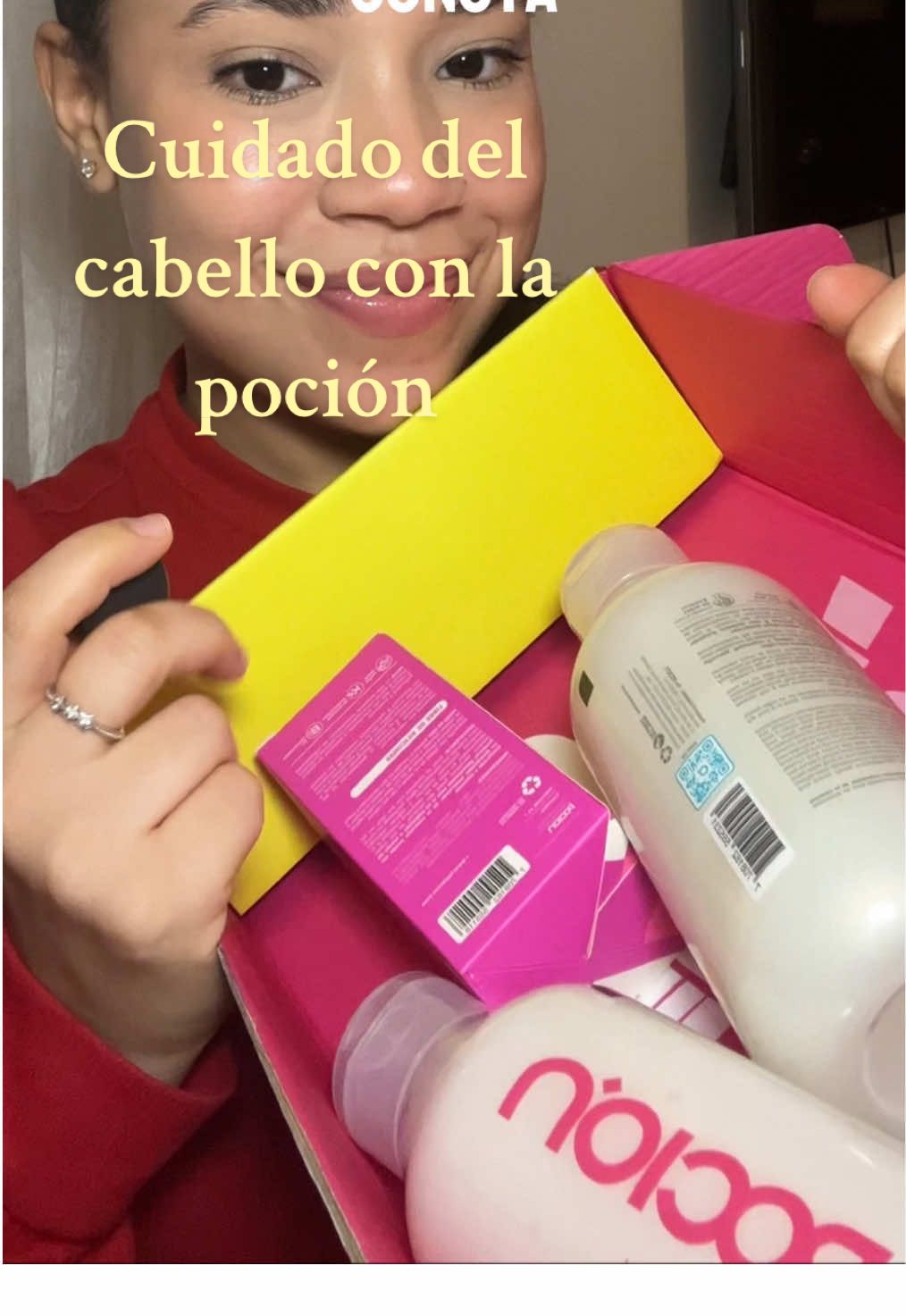 Mi kit de productos para el cuidado del cabello se está volviendo fan de la @La Poción Républica Dominicana … me faltaba un shampoo tan hidrate como este y más que es revitalizador ✅ - shampoo hidratante y restaurador. Ya saben 😉  #productosparaelcabello #cuidadodelcabello #cabello #lapocion #repdom 