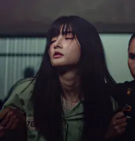 the way bell immediately got behind claire!? please take me there, i stole a candy when i was little 😭 | #clairebell #glseries #mablesiriwalee #davikahoone #wlw 