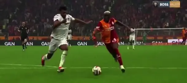 Galatasarayın penaltı beklediği an 👀 . . . . . . . . . #galatasaray #trabzonspor #hakem #penaltı #derbi 