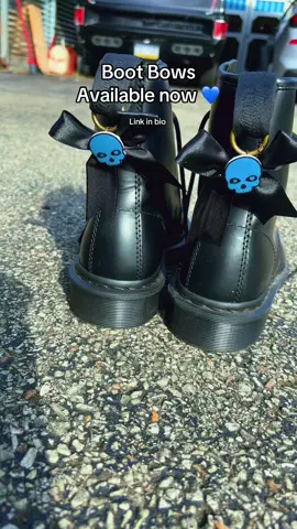 #darkromance #lightsout #drmartens #BookTok #moonbeamdesignsco 