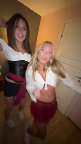 My favv @Celine #michi #viral #fyp #halloween #pirate 