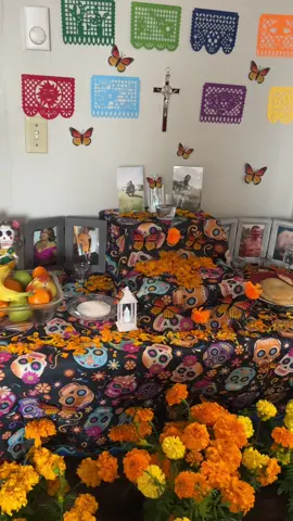 our ofrenda this year 🤍
