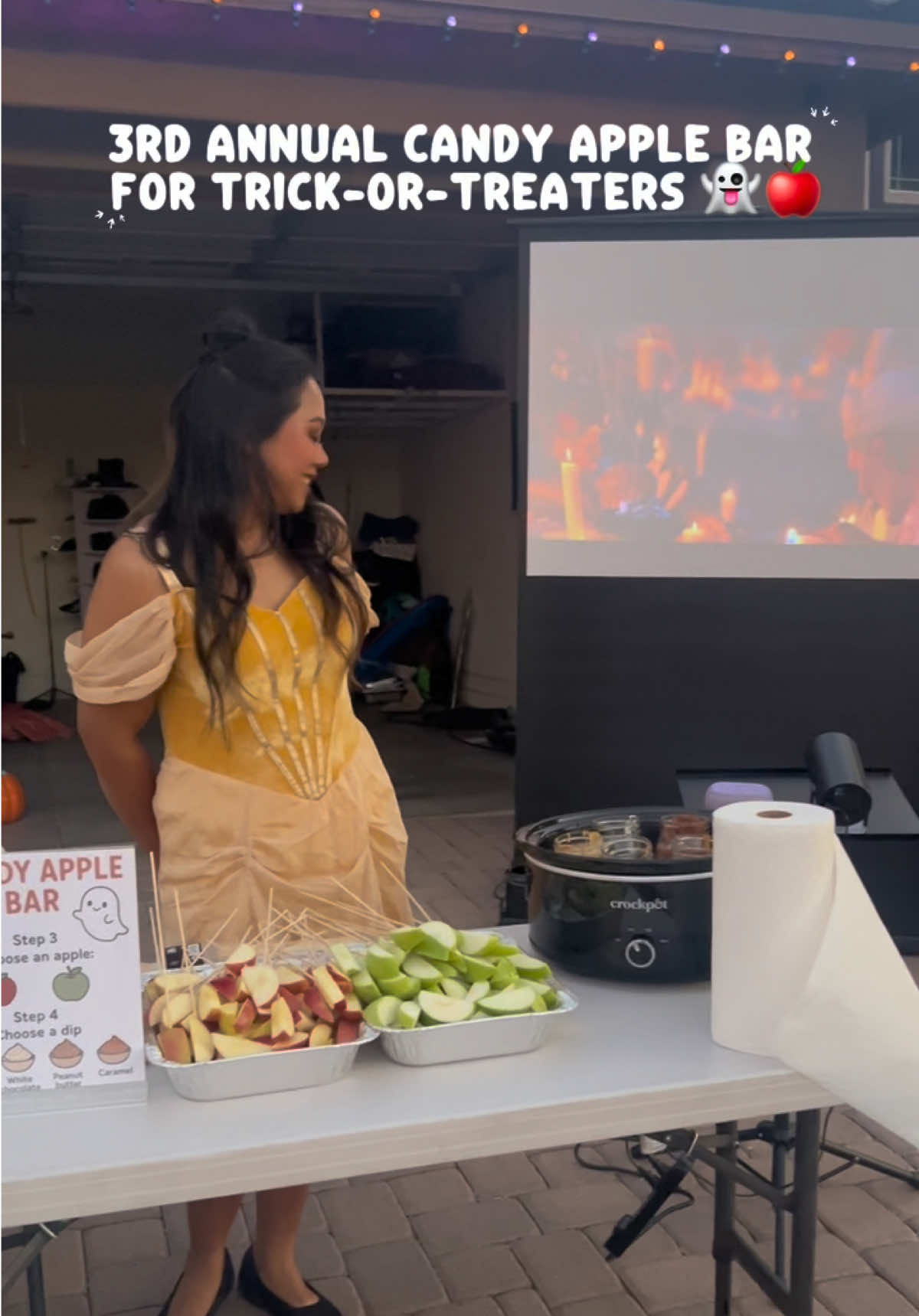 Year 3 of our neighborhood Candy Apple Bar tradition 🍏✨ What started as a fun little idea has turned into something the kids (and families!) look forward to every Halloween. 🧡 There’s nothing better than seeing their faces light up as they create their own spooky-sweet treat — this is the kind of Halloween magic I love most. 👻🍭 #CandyAppleBar #HalloweenTradition #TrickOrTreat #FamilyHalloween #SpookySeason