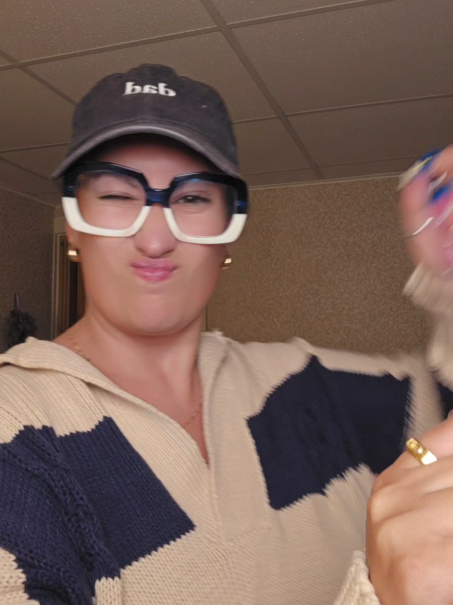 I never leave the house without my mascara but if I do. we going incognito 🤣 