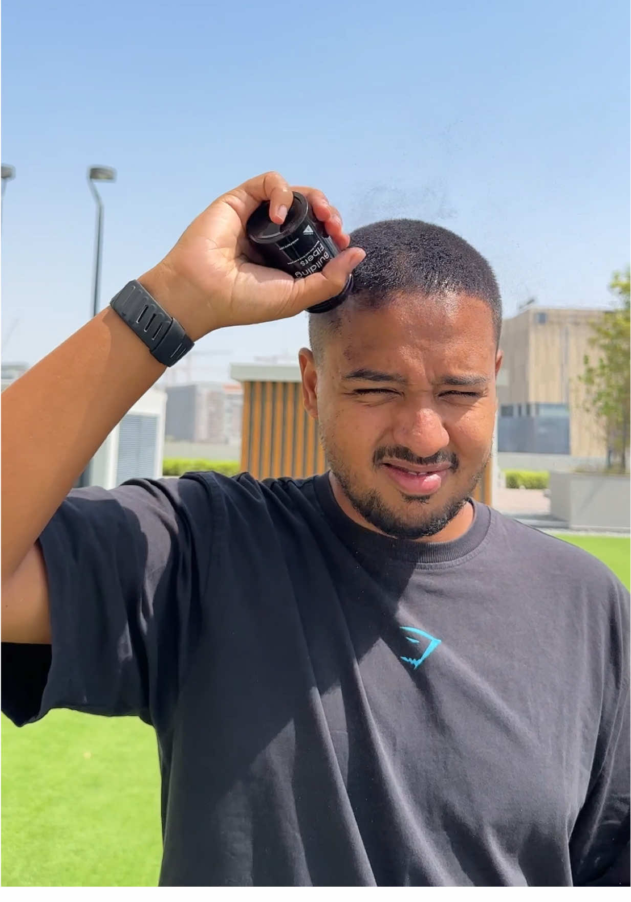 Still using hair fibers? We’ve got something better 👀 Get HairBear! Link in bio. 🧡 #hairtransplant #hairloss #hairfibers #minoxidil #menshair 