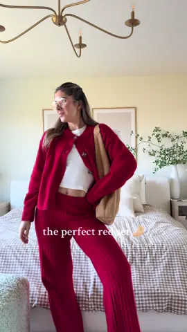 Will be wearing this set all Fall/Winter long ❤️ Wearing XS in sweater & pants! #sweater #falloutfits #gap 