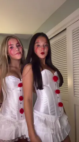 my twin #halloween #pennywise #costume #foryoupage #trending 