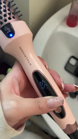 Publicité | produit offert  J’utilise rarement la chaleur mais parfois j’aime bien 🫶🏻  #hair #longhair #wavytalk #hairtok 