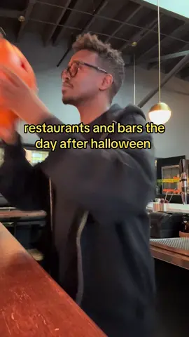 she has risen  #bartendersoftiktok #mariahcarey #serviceindustry #restaurantlife #bartok 