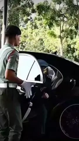 #بدلة_شرف_بدلتك🇱🇧  #كلمات_محمد_عباس #المنشد_علي_بركات #الجيش_اللبناني_شرف_التضحية_الوفاء 