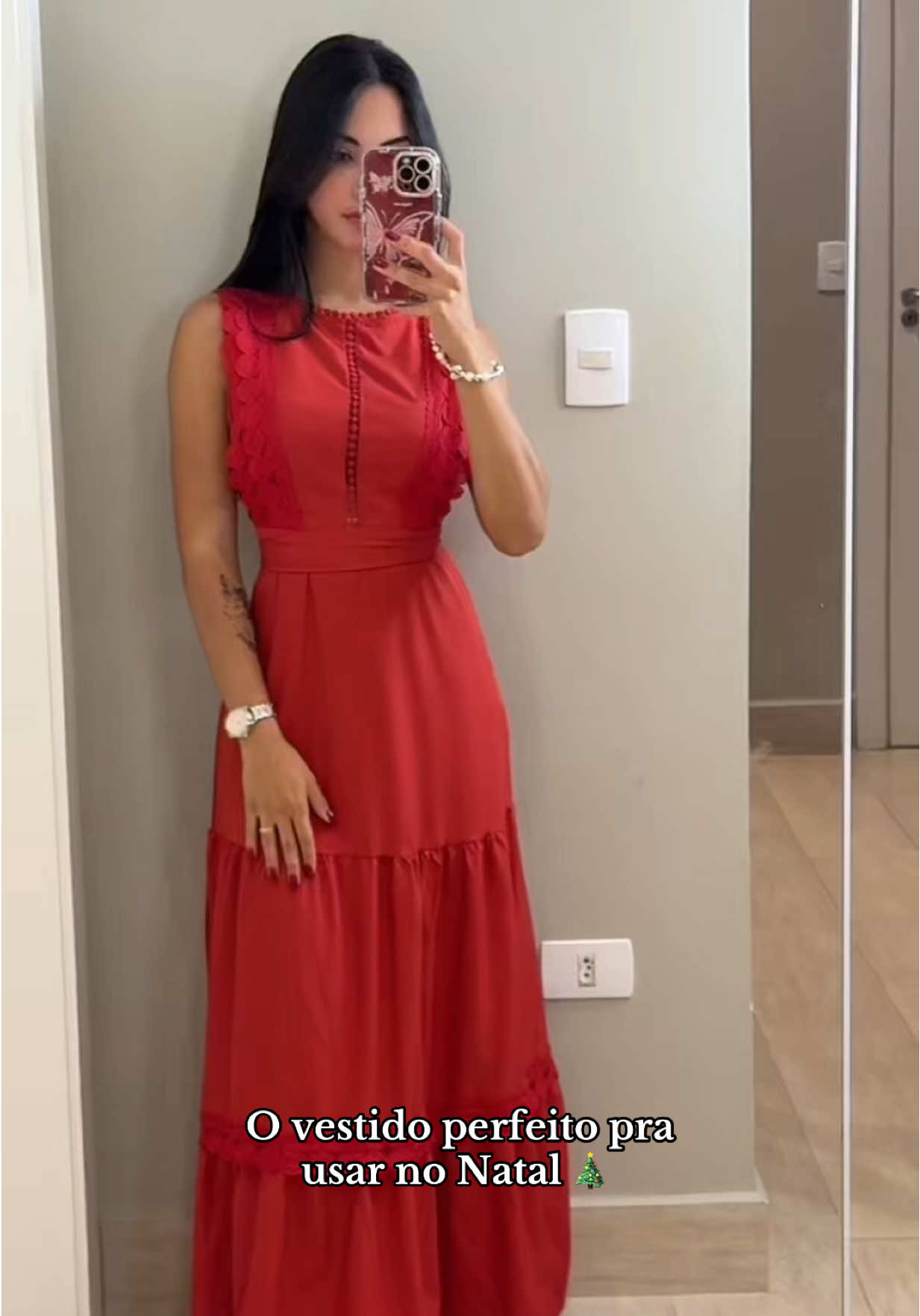 🎄✨ O vestido perfeito pra você brilhar no Natal e nas festas de fim de ano! 💫 Um vestido longo, elegante e charmoso, com caimento impecável e presença marcante — ideal pra celebrar com muito estilo e sofisticação. 👗❤️ #vestidolongo #vestidofeminino #modafeminina #lookperfeito #tiktokshop     