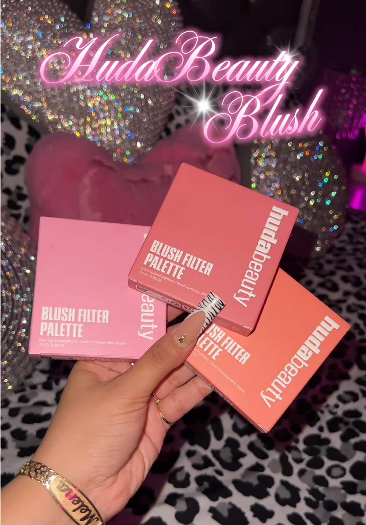 I had to buy these 🩷😍 i love anything @Huda Beauty ✨ #fyp #hudabeauty #parati #girly #hudabeauty 