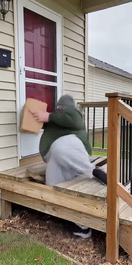 This guy falls whiletrying to steal a package #fyp #ai #tiktok #tik #sora
