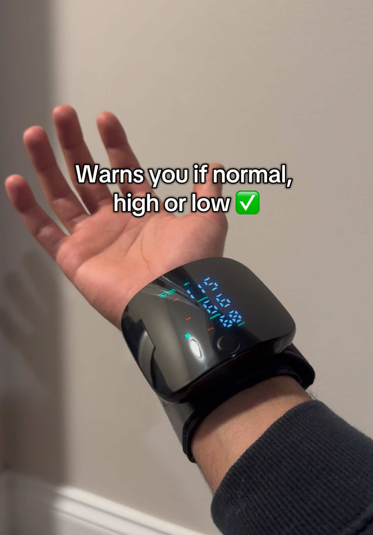 Love how handy this monitor is #fyp #bloodpressuremonitor #heartratemonitor #health #tiktokshopblackfriday 