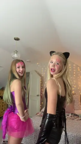 @𝐜𝐚𝐭𝐫𝐢𝐨𝐧𝐚💓 Halloween 🎃 25! #fyp#halloween#dressup #cat 