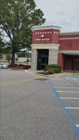 Treated myself to a well deserved lunch at Yaki Bowl Mongolian Grill and Ramen located in Bartlett off Stage (Old O'Charleys). 10/10 recommend, spacious, welcoming, affordable. Stop by for a lunch, dinner with family or a lunch break from work. #Memphis #Ramen #YakiBowl #Bartlett #Food 