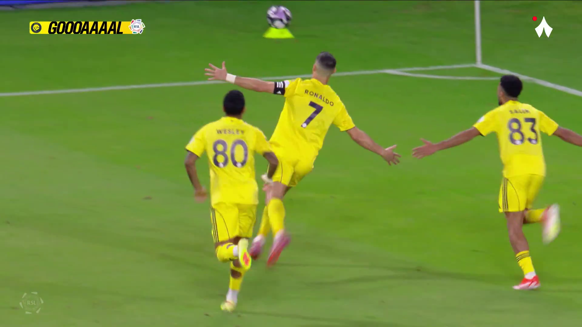 الهداف رونالدو يسجل هدف فوز النصر على الفيحاء من علامة الجزاء