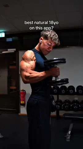 first pump after getting my wisdom teeth out🦷 slow and clean into the bulk⌛️#natty #18yo #gym 