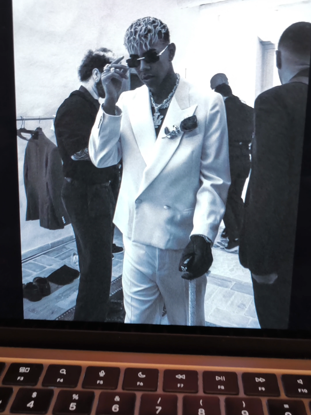 Lamine Yamal, the best player in the world, and this conspiracy theory about him, hidden symbolism 👁️🤯 What do you think? 🤔 #enigmaviral #conspiracytiktok #theory #lamineyamal 