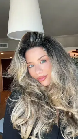 Loving the dark root 