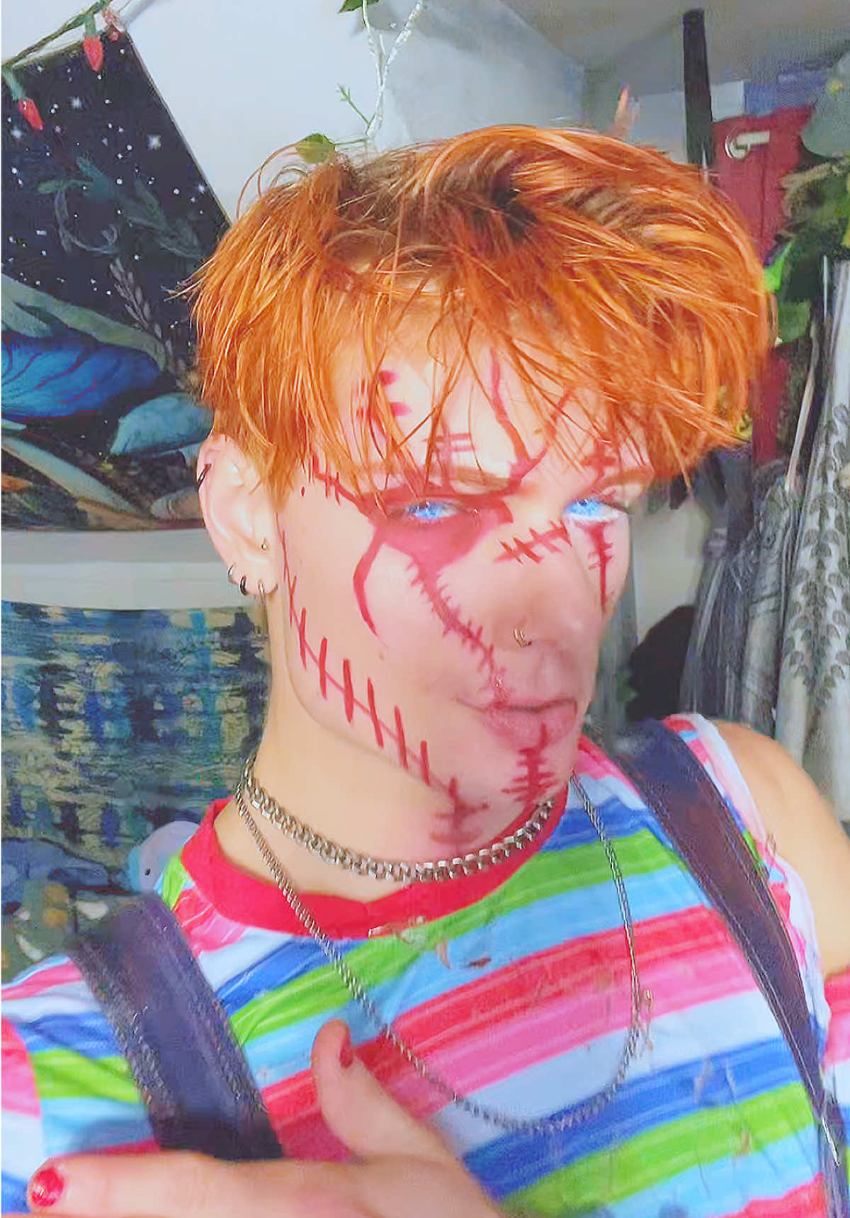 wanna play ?¿  (:< -HAPPY FUCKING HALLOWEEN ❤️❤️❤️🖤🖤🖤  #chuckycostume #chucky #halloween #spooky #DIY 