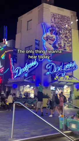 Think blue!!! #losangeles #dosgers #dodgersbaseball 