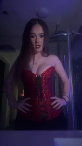 I drink your blood x #vampire #halloween2025 #fyp #evierogers_05 #corset 
