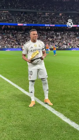 🤩 Our Golden Boot! #Mbappe #RealMadrid 