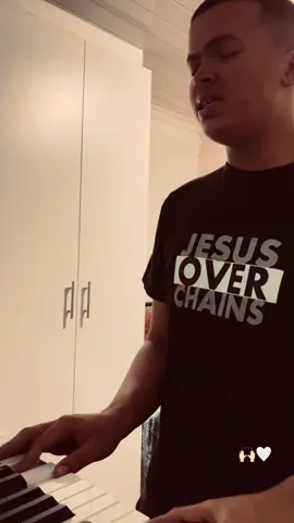 Jesus neem my laste, en hy rol dit in die see 🤍🙌🏻  (Don’t mind the keys mistakes 🙈)#aydenboois #fyp #gospel #koortjies #christiantiktok 