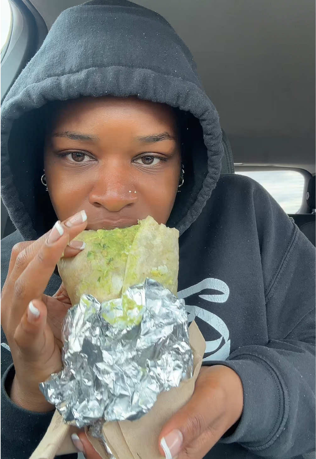 Trying The New Carna Asade Burrito @Chipotle #Foodie #FoodTok #mukbang #eating 