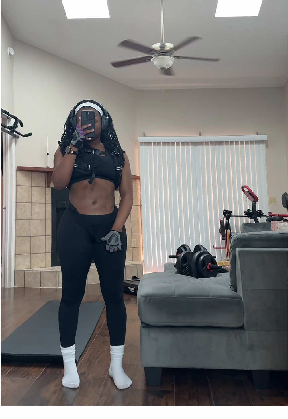 75 soft turned into 75 flexible. This go round was not perfect at all, but at least we still look good!  #workoutjourney #workoutathome #75soft