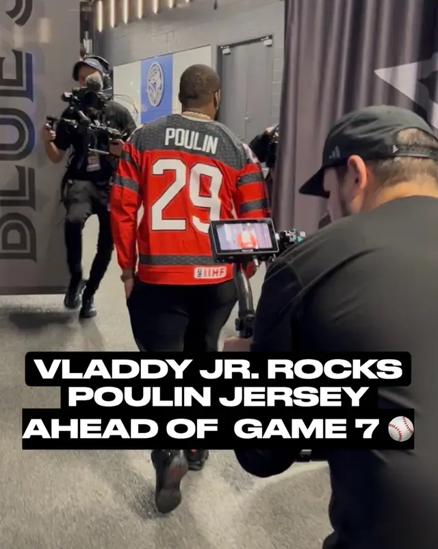 Vladdy Jr. rocks Marie-Philip Poulin’s jersey ahead of Game 7 of the World Series ⚾️ #bluejays #MLB #WorldSeries #canada #hockey 