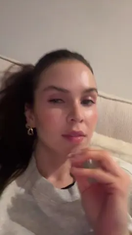 calling all my booktok girlies🔊 #BookTok #fantasybooks #platedprisoner 